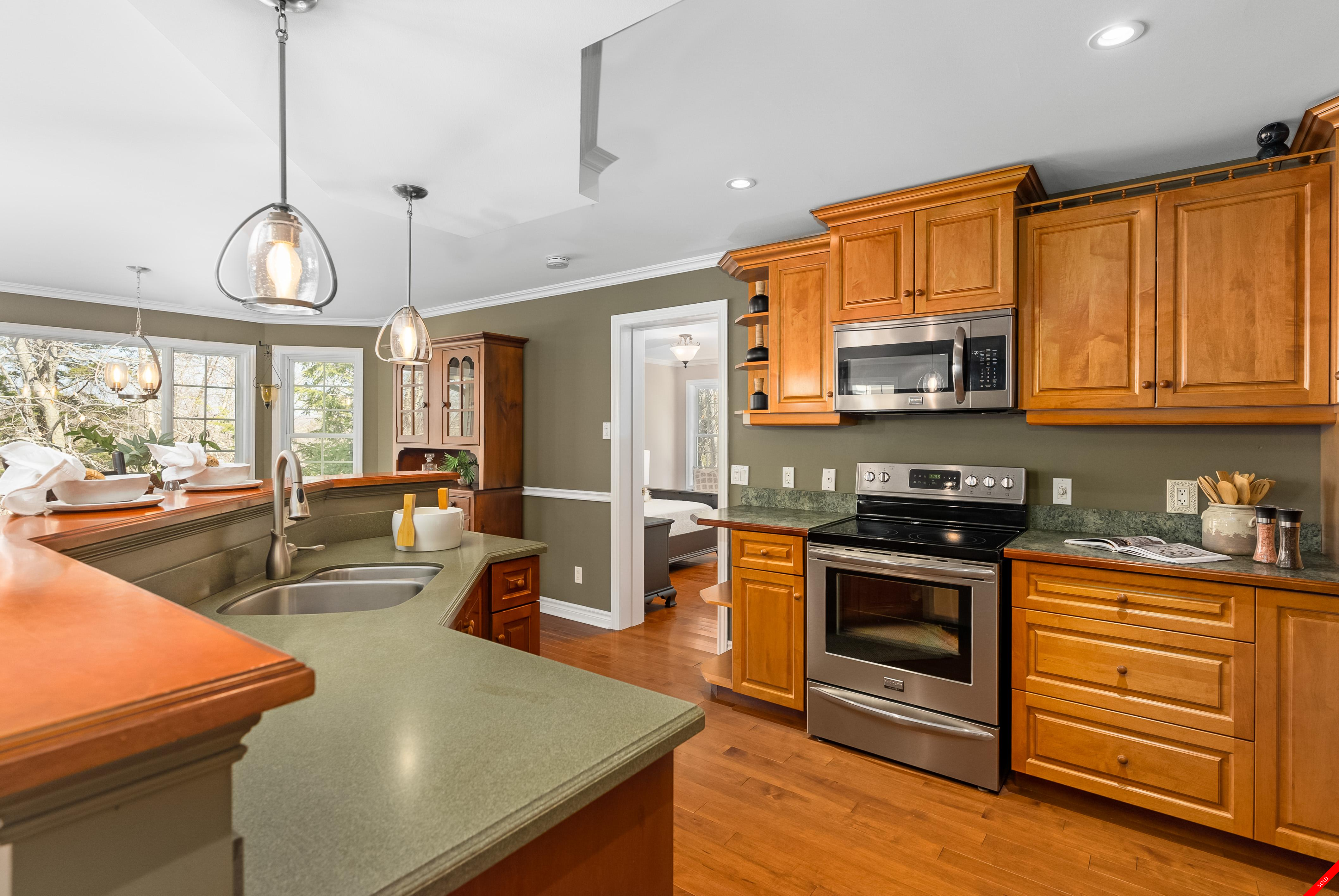 Huntsville House for sale: 3 bedroom 3,327 sq.ft.