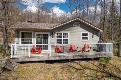 Franklin Cottage/House for sale:  3 bedroom 1,230 sq.ft. (Listed 2025-09-13)