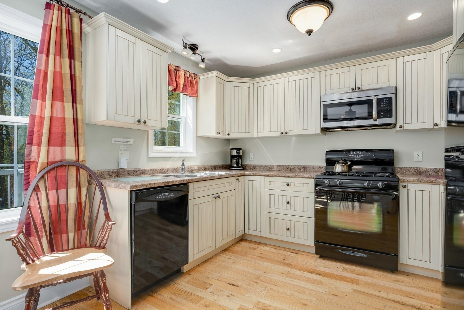 Franklin Cottage for sale: Blue Water Acres 2 bedroom 921.72 sq.ft. (Listed 2026-02-27)